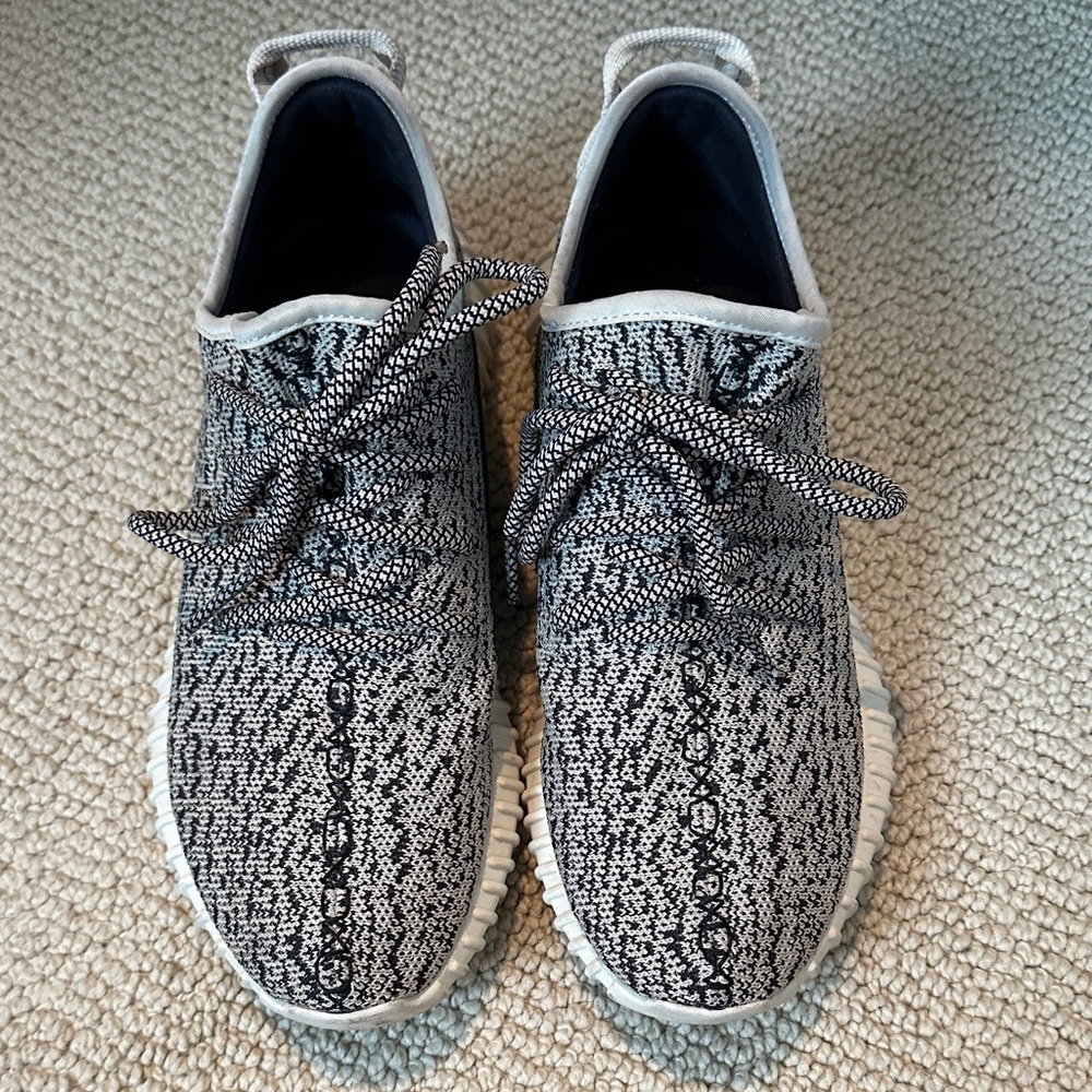 Stylish Black and White Men's Shoes